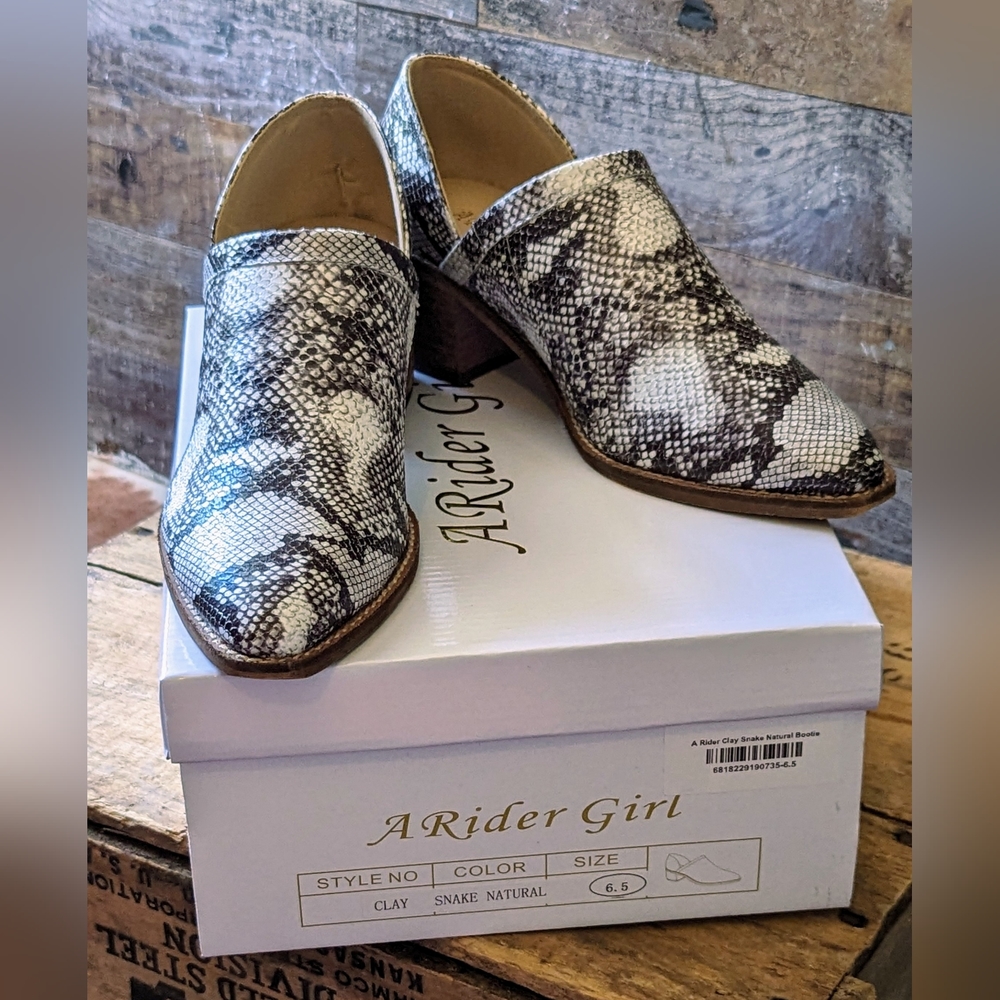 A Rider Girl "Clay" New in Box Natural Snake Style Ankle Bootie